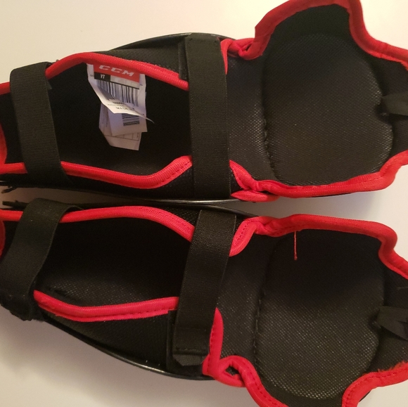 Used Mint CCM JETSPEED FT350 JUNIOR HOCKEY SHIN GU - Picture 2 of 4